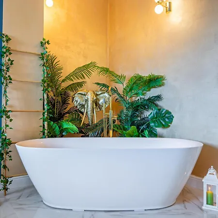 Jungle --- Vasca In Apartman